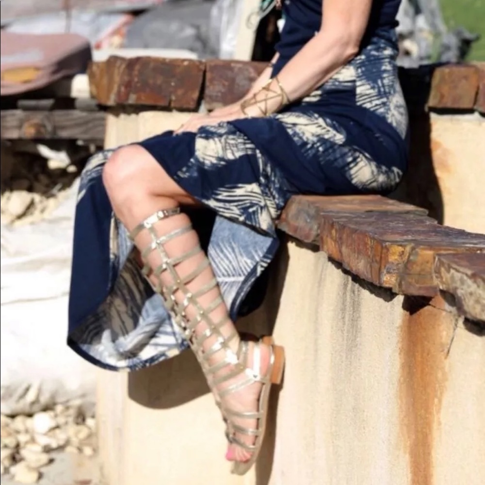 STUART WEITZMAN GLADIATOR CAVA GOLD METALLIC 8.5